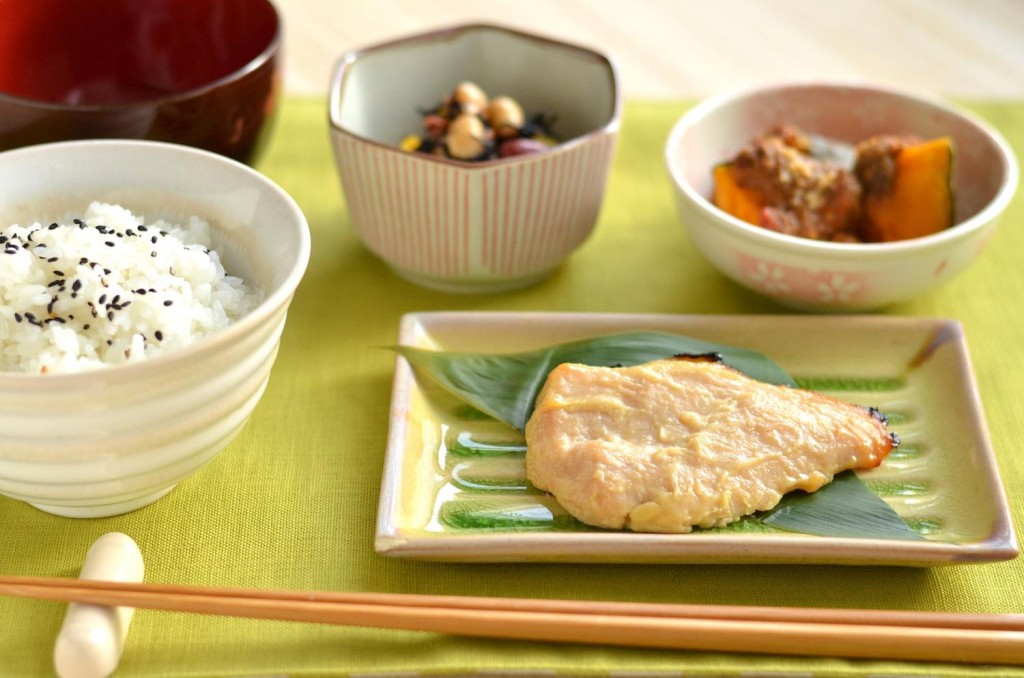 疲労回復に効く食べ物 飲み物まとめ 疲れが取れないのは栄養不足のせい Happy Life